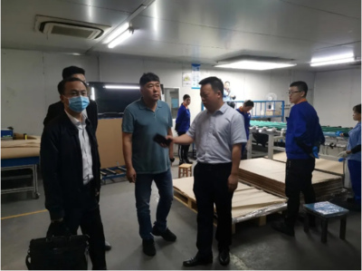 陪同政府园区赴特种玻璃深加工投资选址项目方对接考察,深度交流,为合作奠定坚实基础