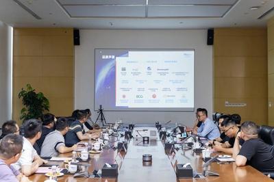 天合光能与西安黄河光伏科技股份开展交流洽谈