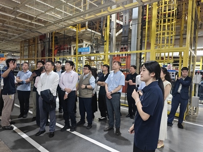 党建联建聚合力 建功支点争先锋 长江新动能党支部与岚图汽车产品管理部党支部联合开展主题党日活动