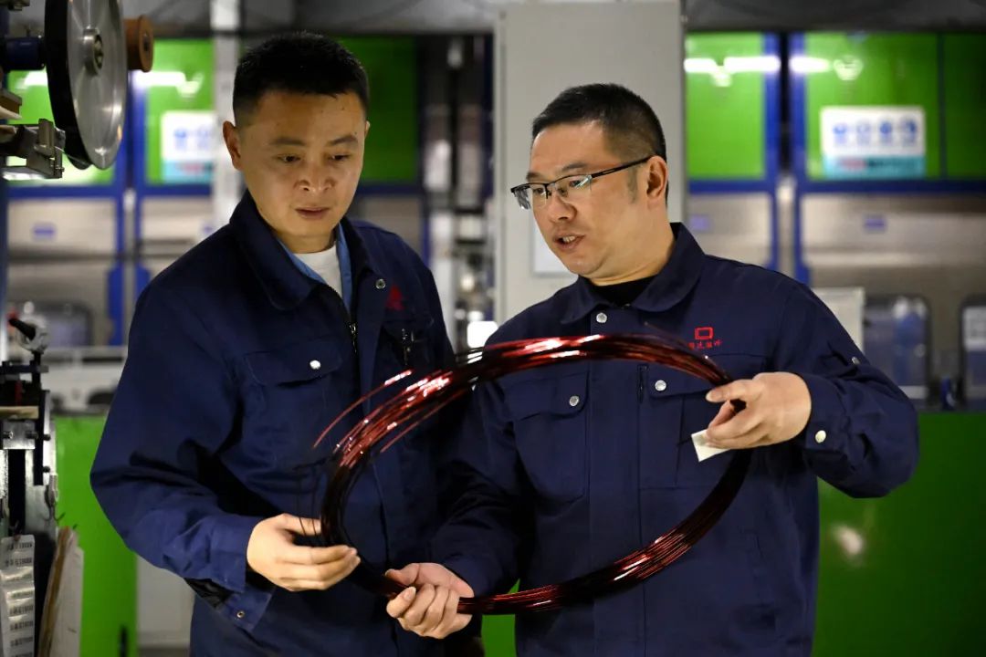 苏保信的工匠绝活:试验千次,一丝不苟 | 新时代"中国好人"故事|中国_